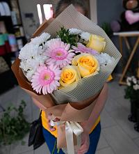 Букет цветов из:  Герберы, Розы и Хризантемы в Ситне-Щелканово