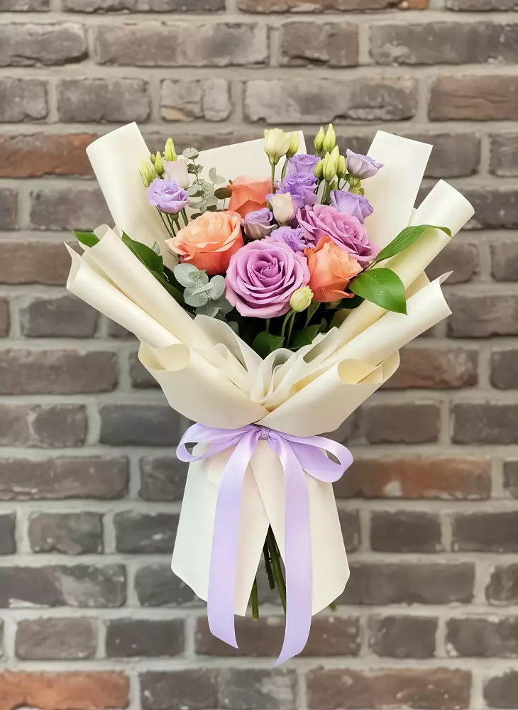 Букет цветов из: Лизиантусы и Розы в Ситне-Щелканово