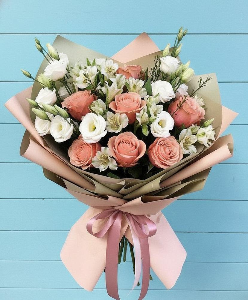 Букет цветов из: Розы, Альстромерии и Лизиантусы в Ситне-Щелканово