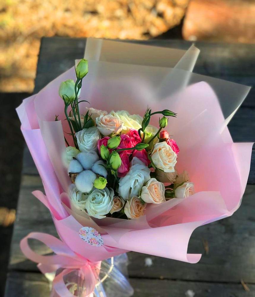 Букет цветов из: Розы и Лизиантусы в Ситне-Щелканово