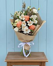 Букет цветов из:  Альстромерии, Лизиантусы, Розы и Хризантемы в Ситне-Щелканово