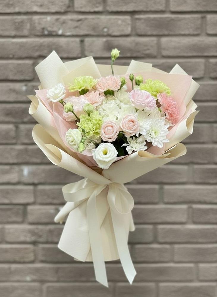 Букет цветов из: Гвоздики, Розы, Лизиантусы и Хризантемы в Ситне-Щелканово