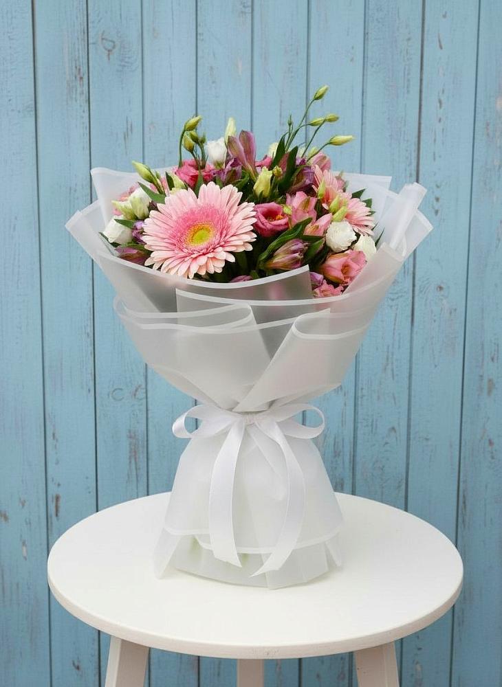 Букет цветов из: Герберы, Альстромерии и Лизиантусы в Ситне-Щелканово