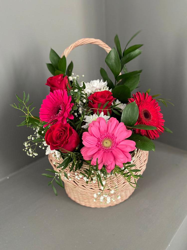 Цветочная композиция из Розы, Хризантемы и Герберы в корзине в Ситне-Щелканово